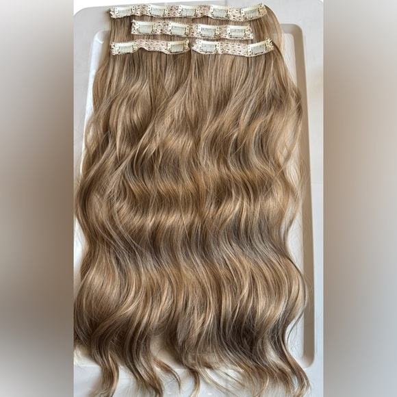 Human hair blend Clip In Light Brown Hair Extensions 20 In Wavy Hair - Picture 1 of 6
